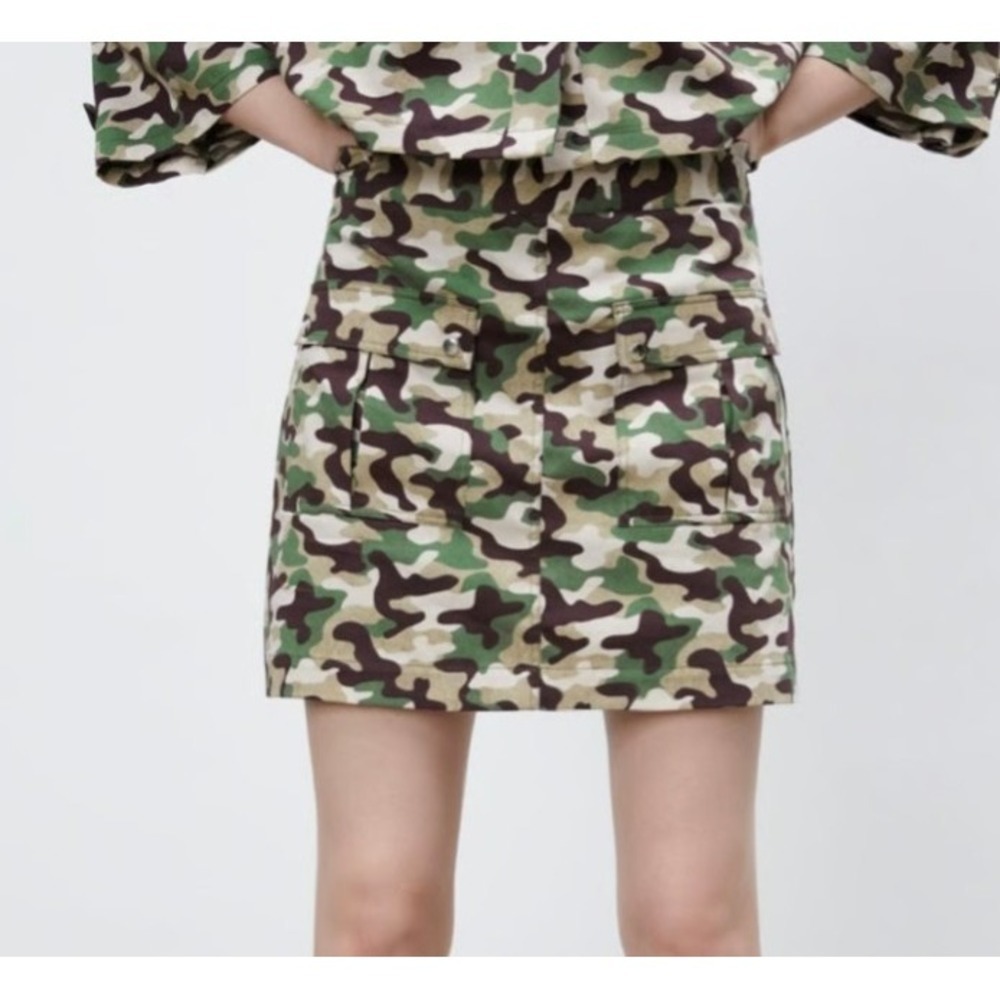 ZARA Camouflage Cargo Skort Military Army Green Utility Pockets Size Small EUC